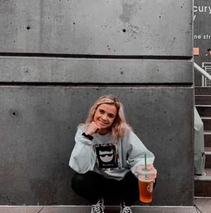 Meet your Posher, Julia